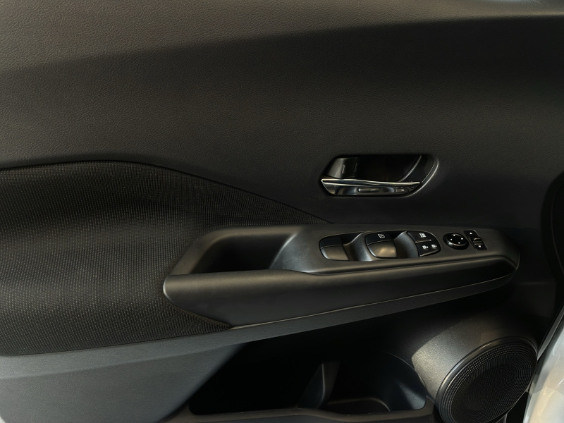 Nissan Kicks  5 pts. Advance, 1.6l, TM5, a/ac., VE, RA-16 2023